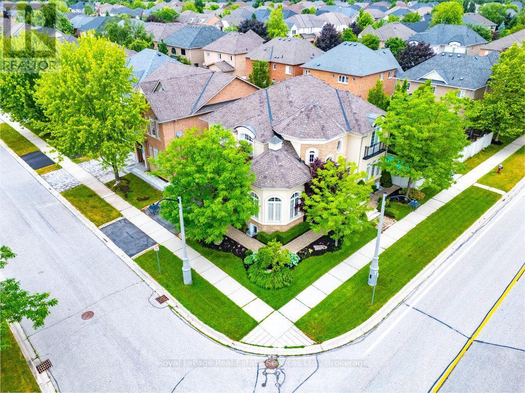 












170 NAUTICAL BOULEVARD

,
Oakville (BR Bronte),




Ontario
L6L6V6

