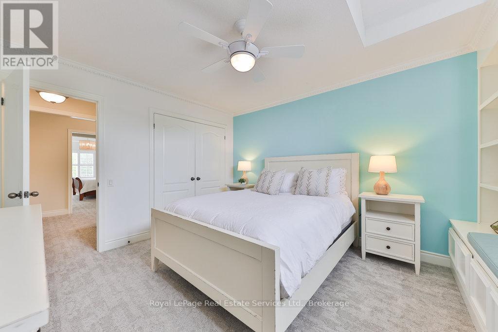 












170 NAUTICAL BOULEVARD

,
Oakville (BR Bronte),




Ontario
L6L6V6

