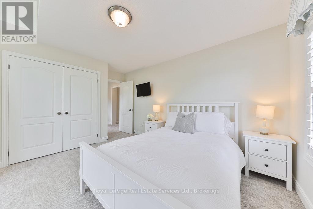 












170 NAUTICAL BOULEVARD

,
Oakville (BR Bronte),




Ontario
L6L6V6

