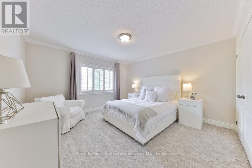 












170 NAUTICAL BOULEVARD

,
Oakville (BR Bronte),




Ontario
L6L6V6

