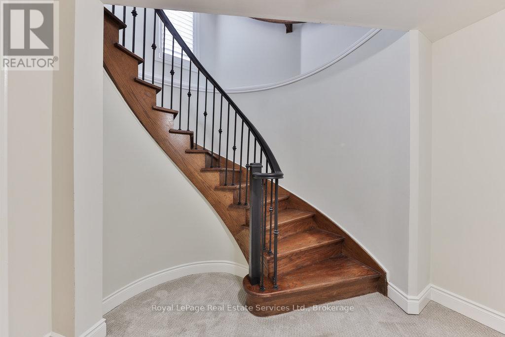 












170 NAUTICAL BOULEVARD

,
Oakville (BR Bronte),




Ontario
L6L6V6

