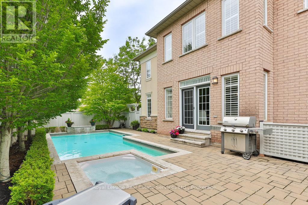 












170 NAUTICAL BOULEVARD

,
Oakville (BR Bronte),




Ontario
L6L6V6

