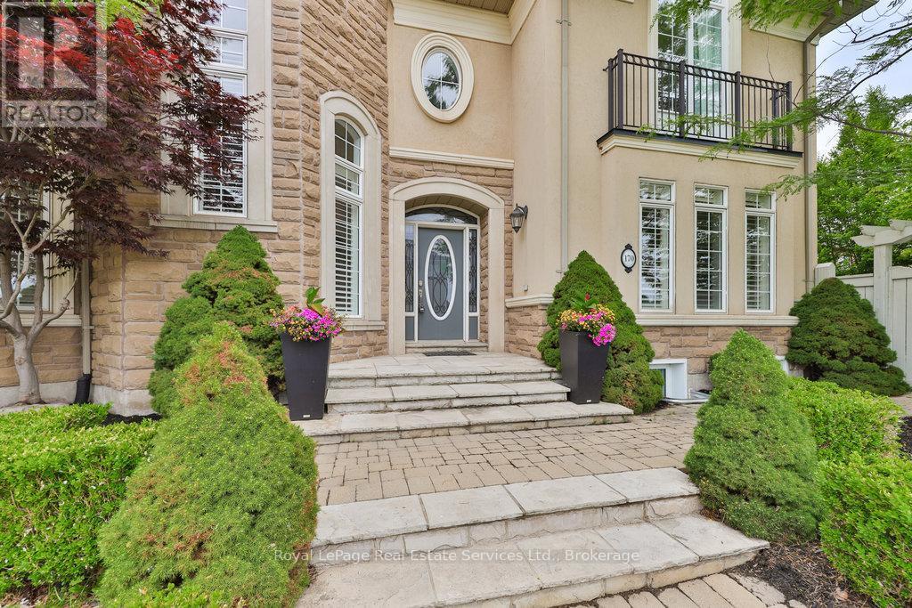 












170 NAUTICAL BOULEVARD

,
Oakville (BR Bronte),




Ontario
L6L6V6

