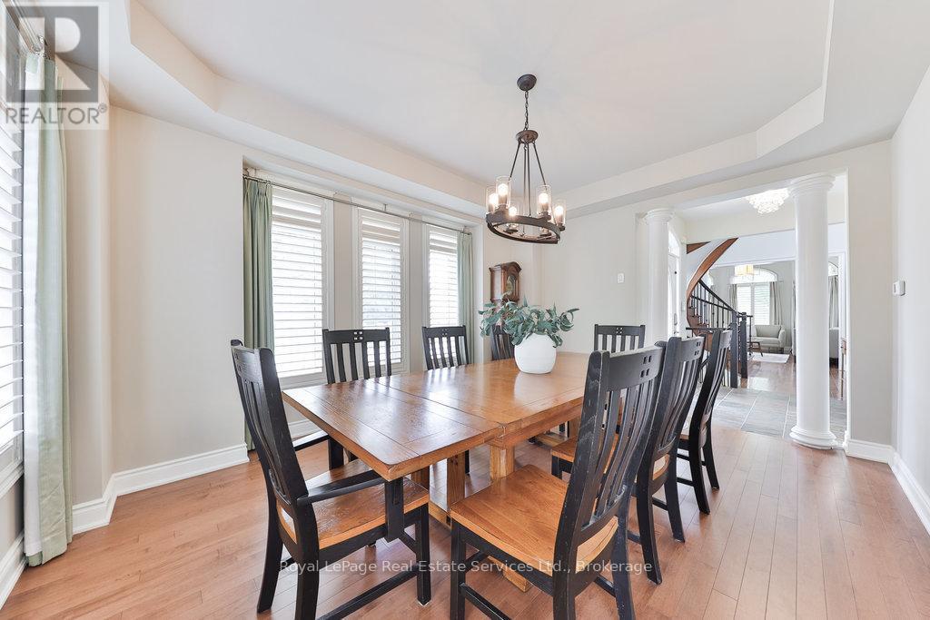 












170 NAUTICAL BOULEVARD

,
Oakville (BR Bronte),




Ontario
L6L6V6

