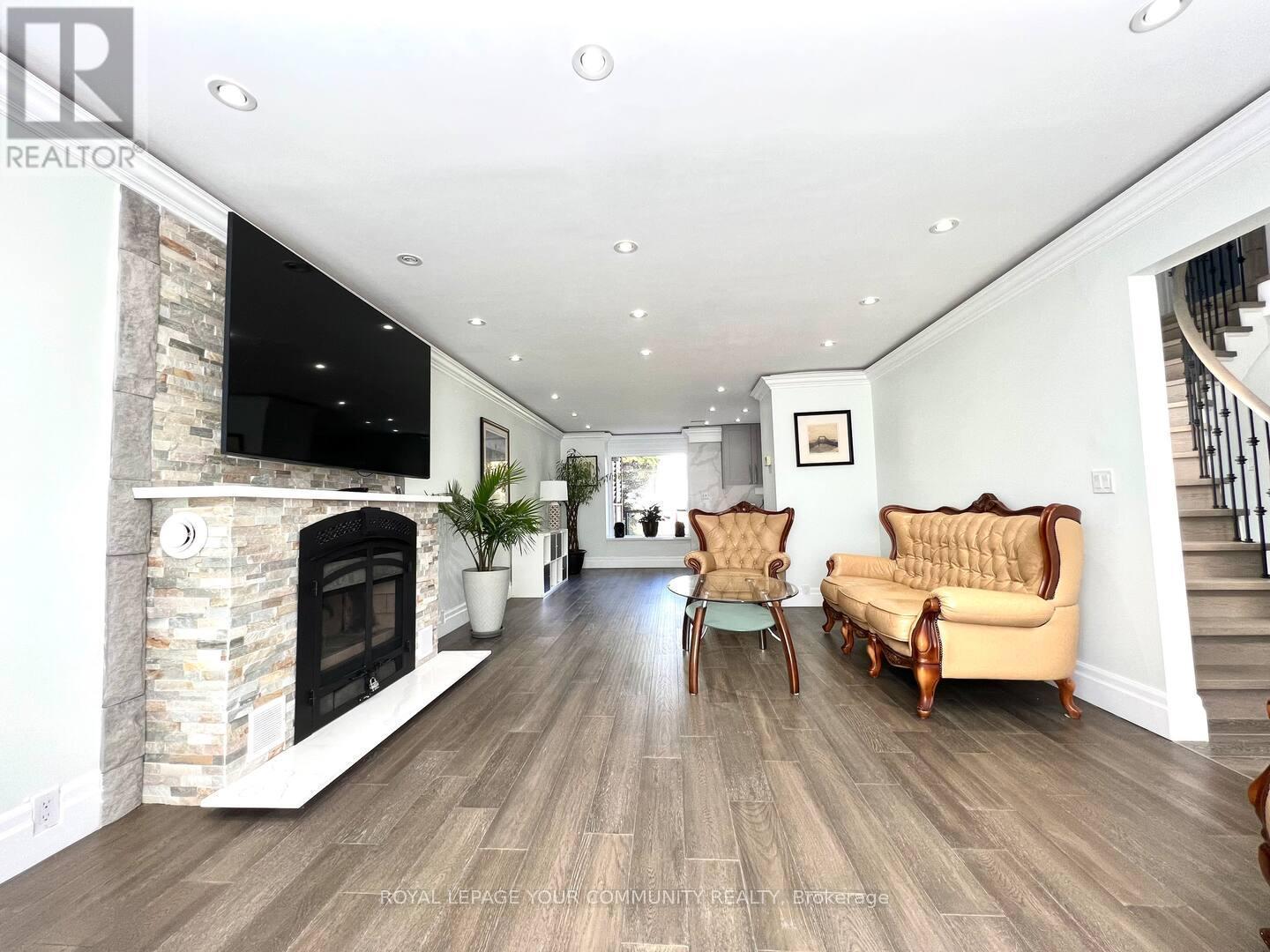 












3994 GUEST ROAD

,
Innisfil,




Ontario
L9S2T4

