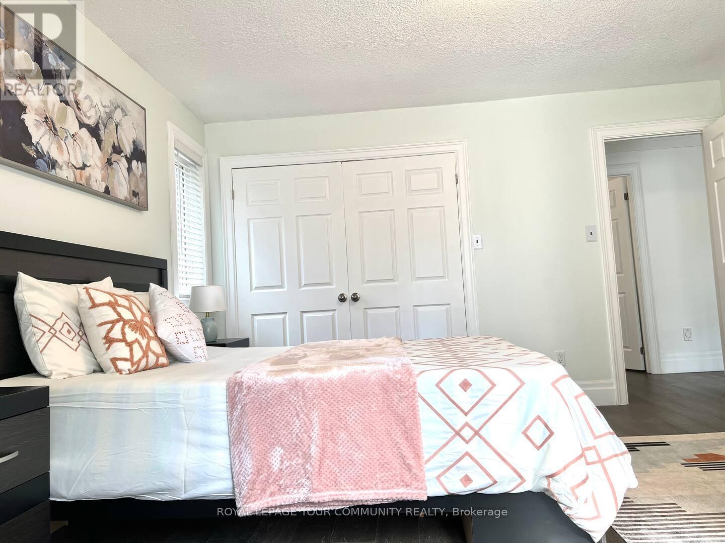 












3994 GUEST ROAD

,
Innisfil,




Ontario
L9S2T4

