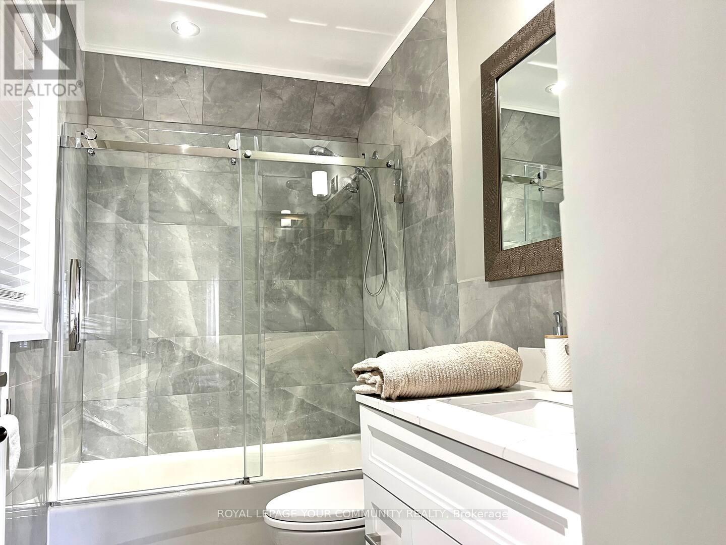 












3994 GUEST ROAD

,
Innisfil,




Ontario
L9S2T4

