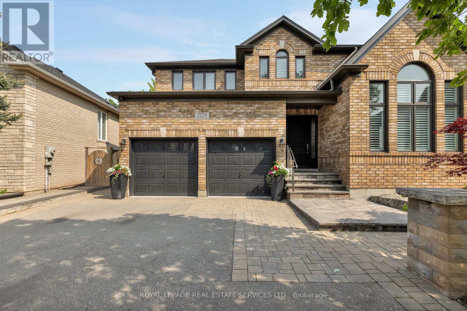 












2225 GLAZEBROOK CIRCLE

,
Oakville,




Ontario
L6M5B5

