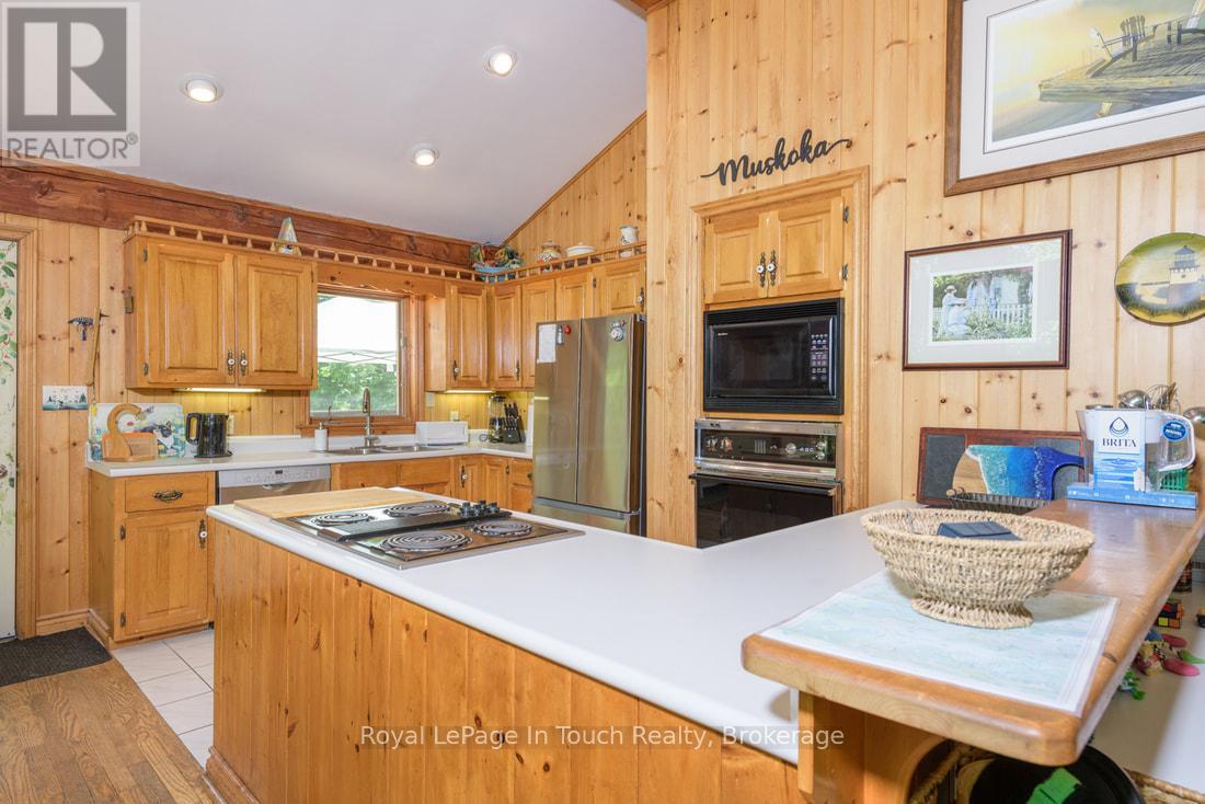 












212 WILD RICE TRAIL SE

,
Georgian Bay (Baxter),




Ontario
L0K1S0

