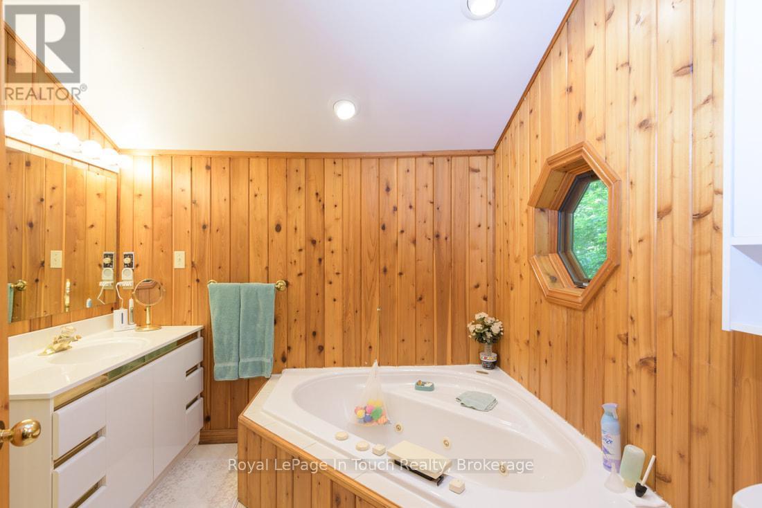 












212 WILD RICE TRAIL SE

,
Georgian Bay (Baxter),




Ontario
L0K1S0

