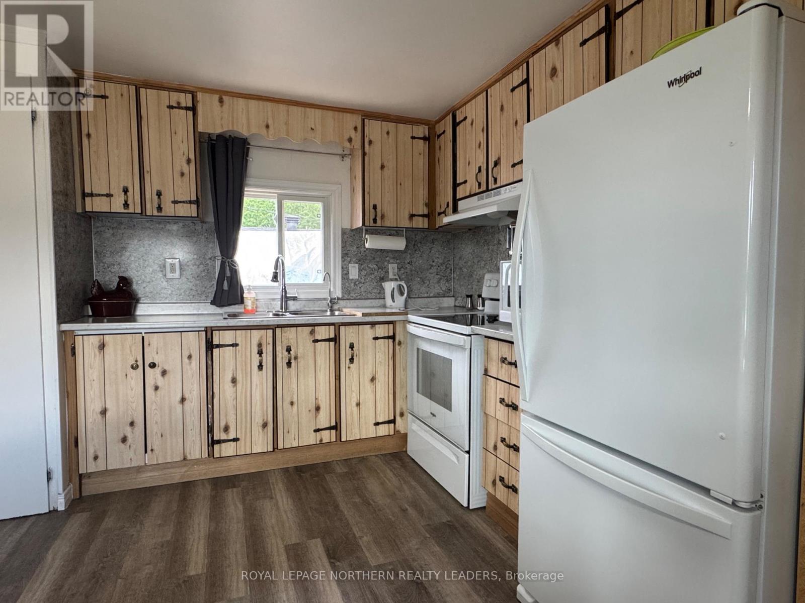 












103 NOTRE DAME PLACE

,
Timmins (TS - Trailer Parks),




Ontario
P4N5L9

