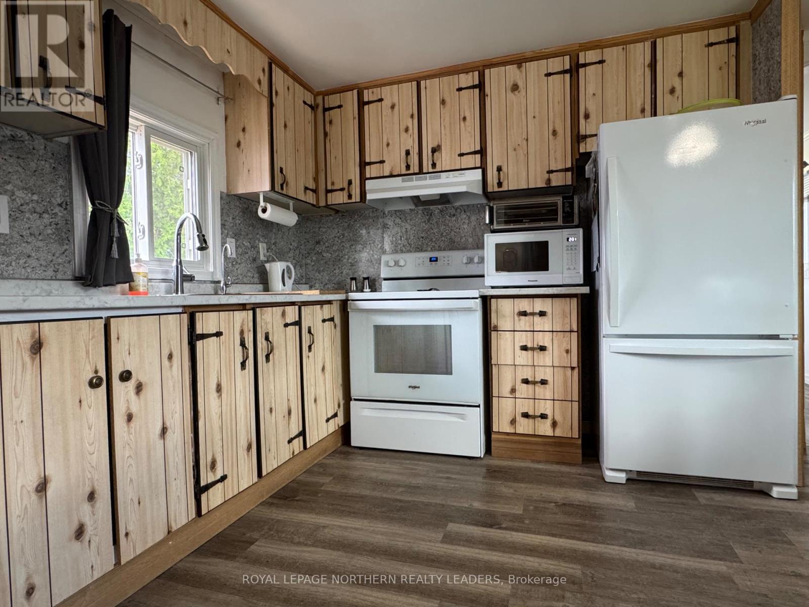 












103 NOTRE DAME PLACE

,
Timmins (TS - Trailer Parks),




Ontario
P4N5L9

