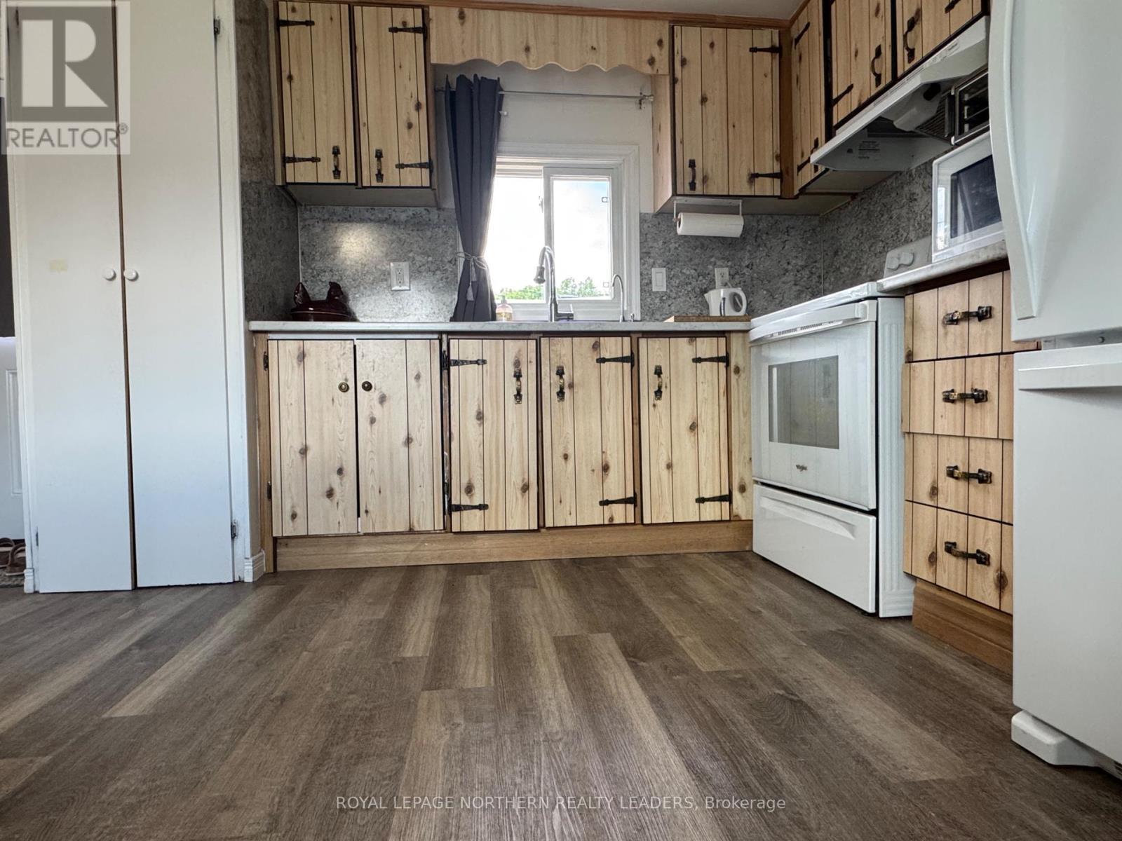 












103 NOTRE DAME PLACE

,
Timmins (TS - Trailer Parks),




Ontario
P4N5L9

