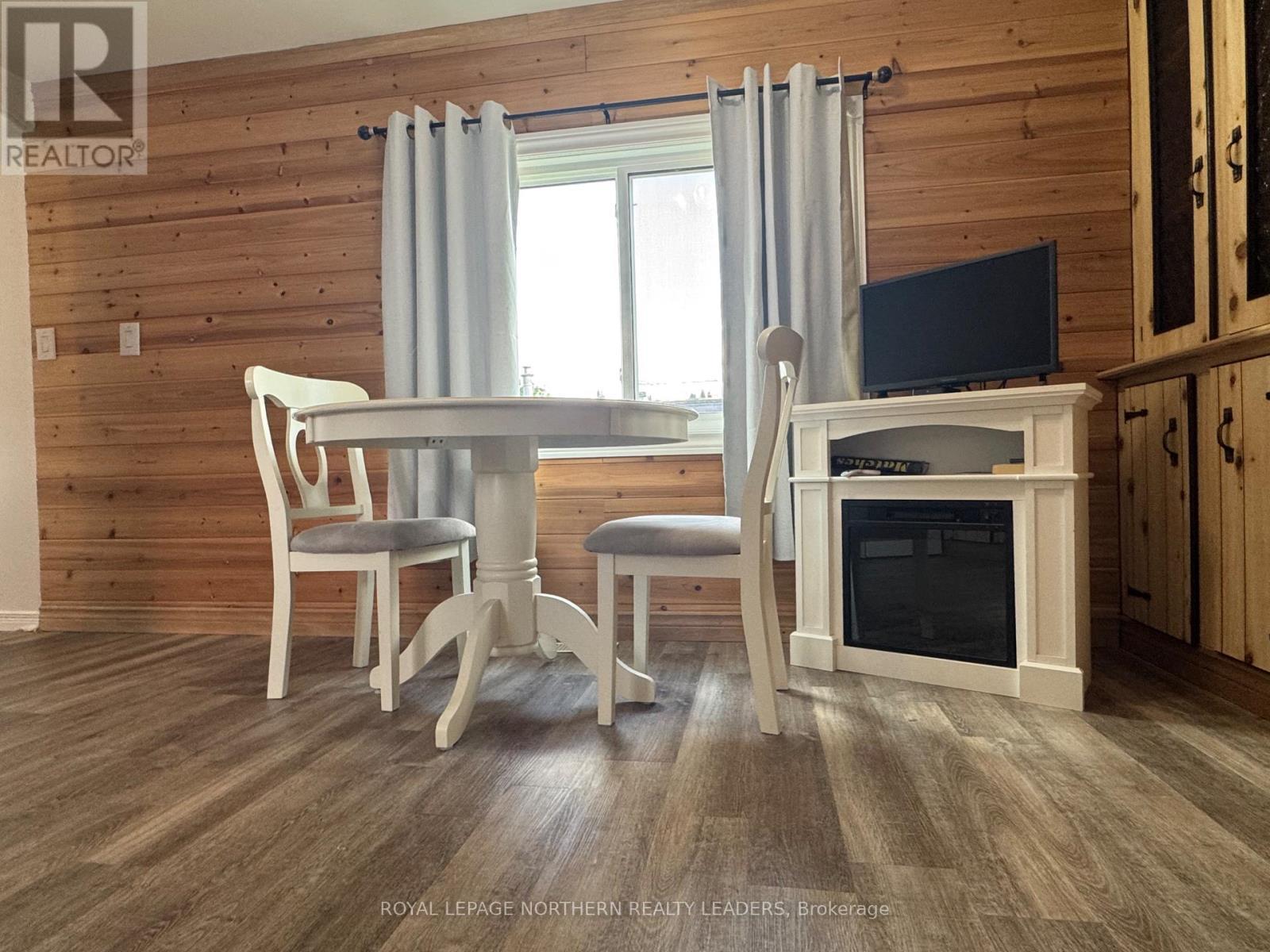 












103 NOTRE DAME PLACE

,
Timmins (TS - Trailer Parks),




Ontario
P4N5L9

