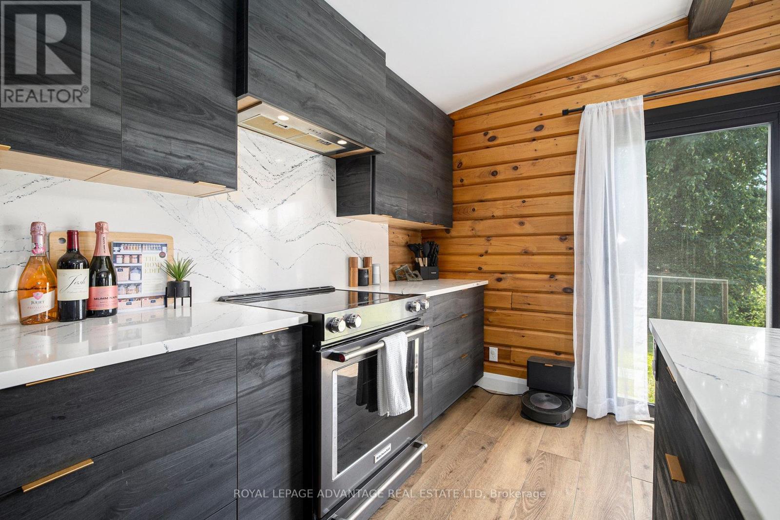 












55 OLD HIGHWAY 15 ROAD

,
Rideau Lakes,




Ontario
K0G1L0

