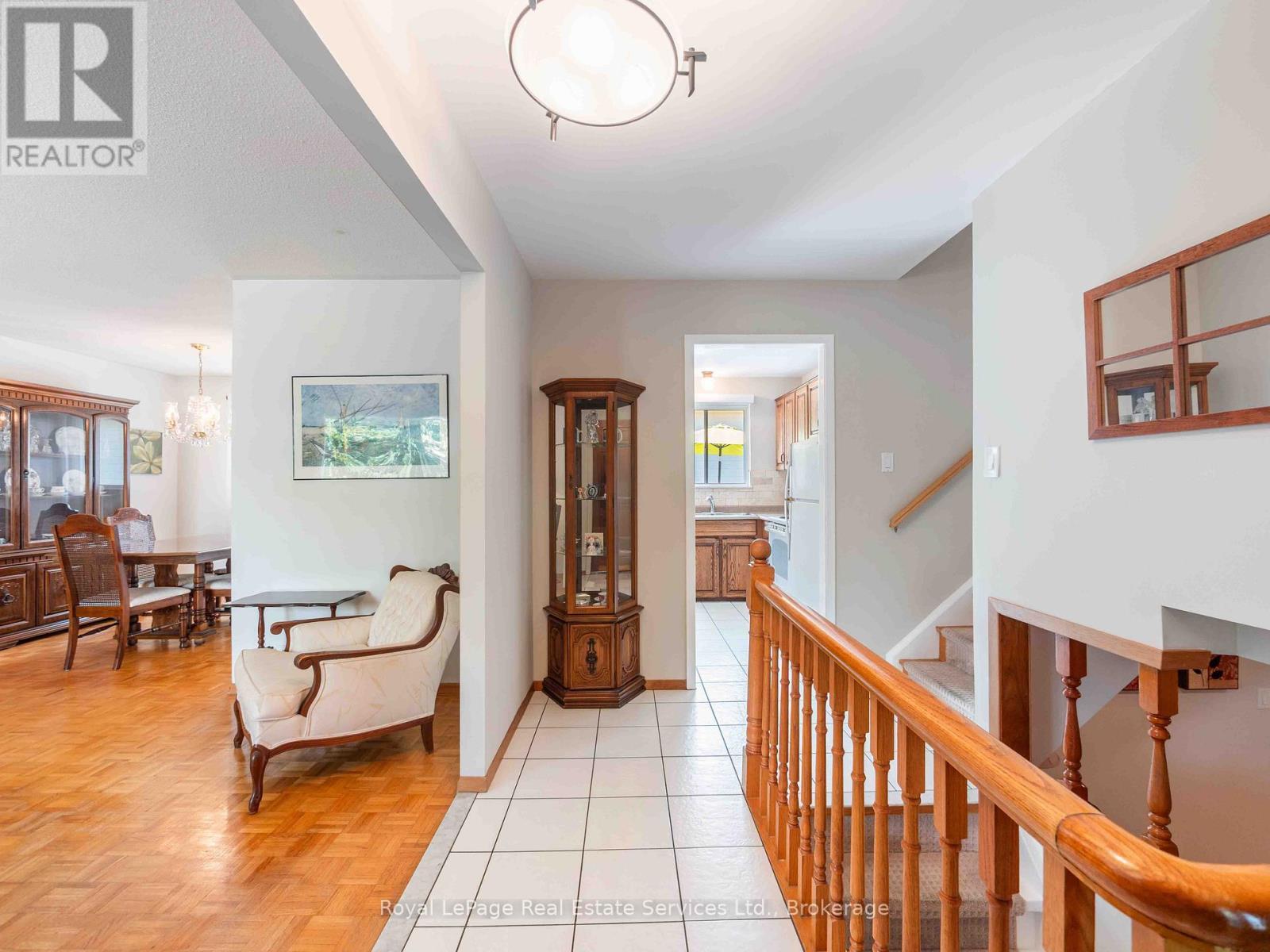 












1 MOSSWOOD LANE

,
Toronto (West Humber-Clairville),




Ontario
M9V1M3

