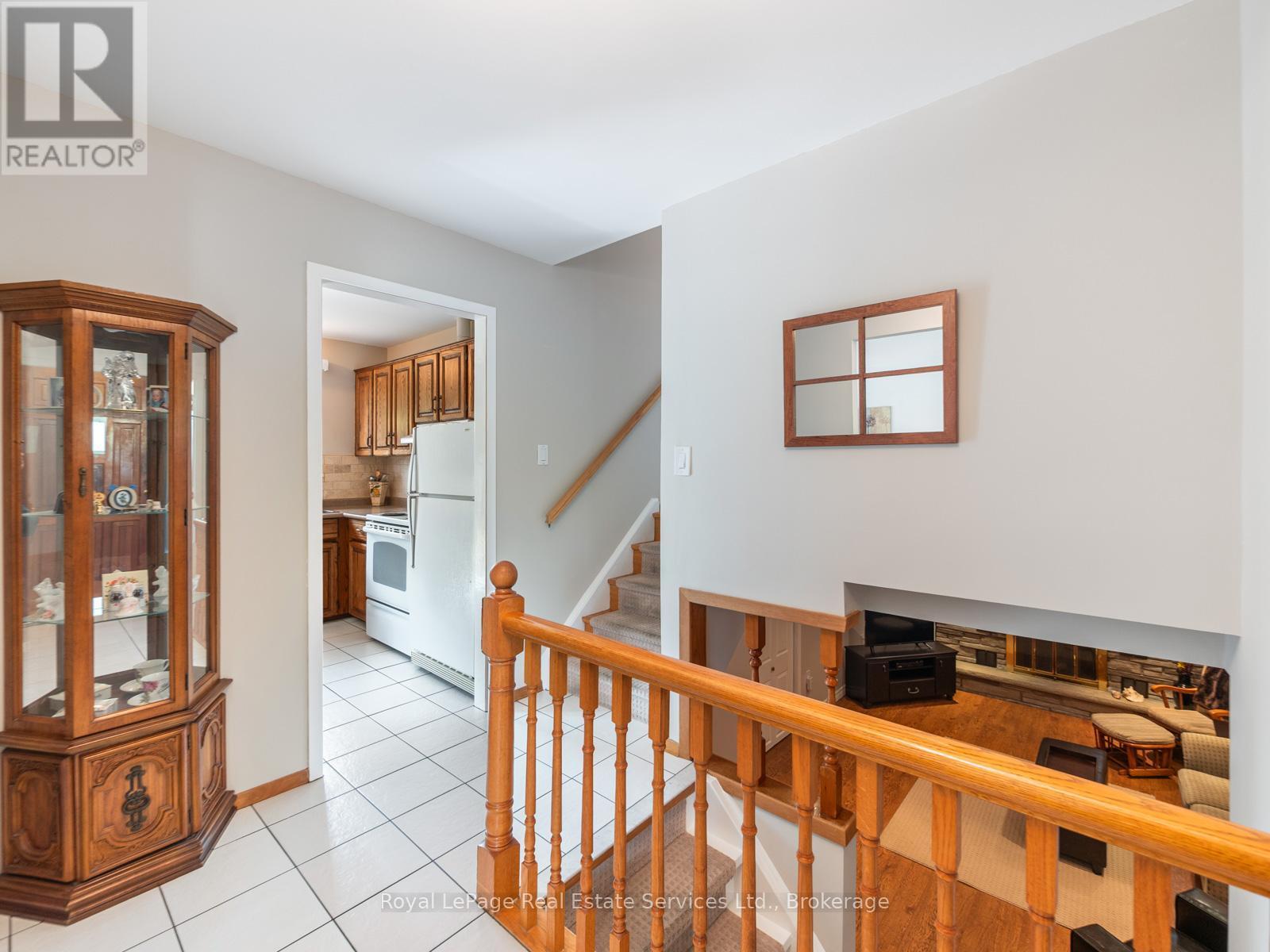 












1 MOSSWOOD LANE

,
Toronto (West Humber-Clairville),




Ontario
M9V1M3

