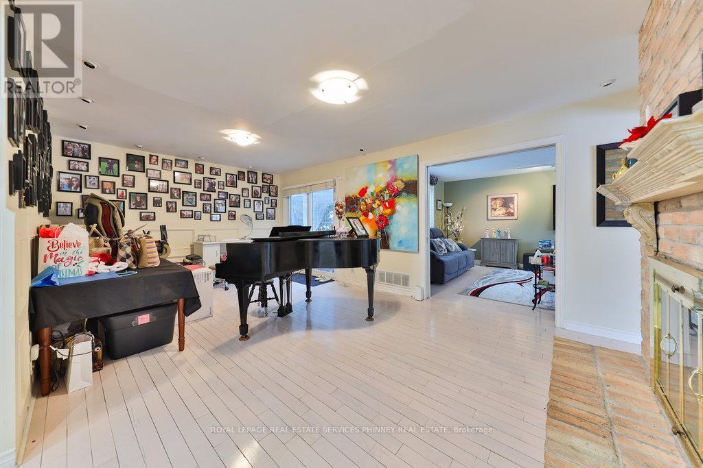 












1587 STAVEBANK ROAD

,
Mississauga,




Ontario
L5G2V6

