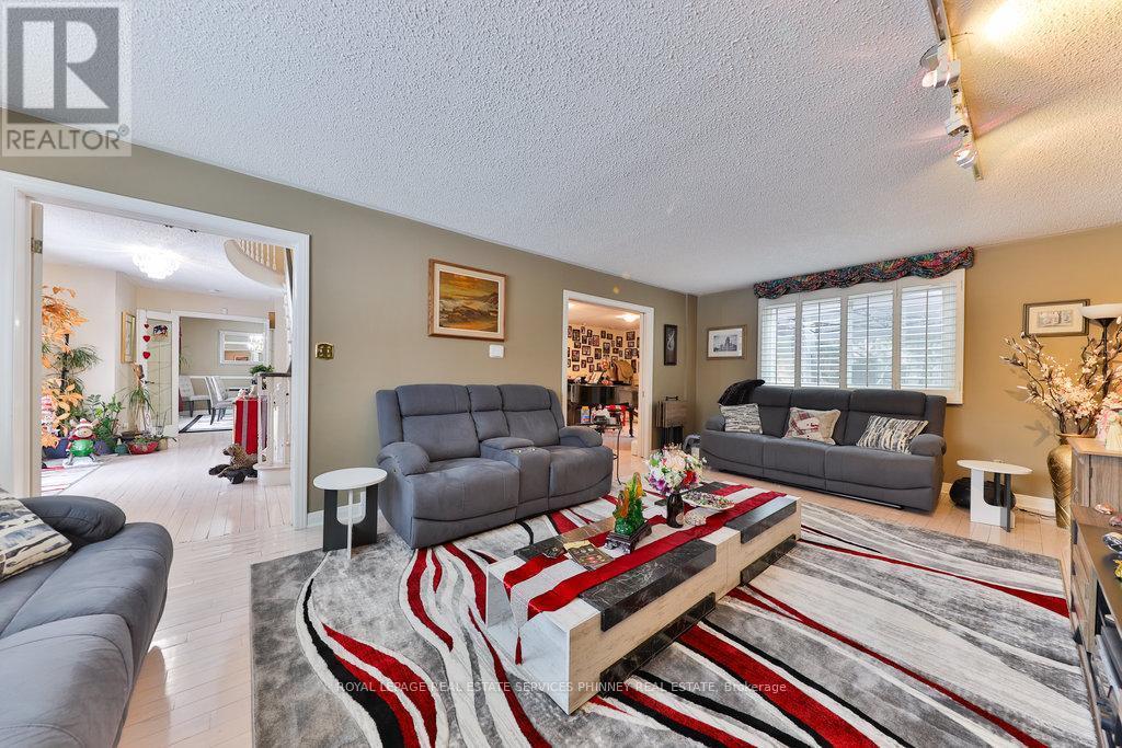 












1587 STAVEBANK ROAD

,
Mississauga,




Ontario
L5G2V6

