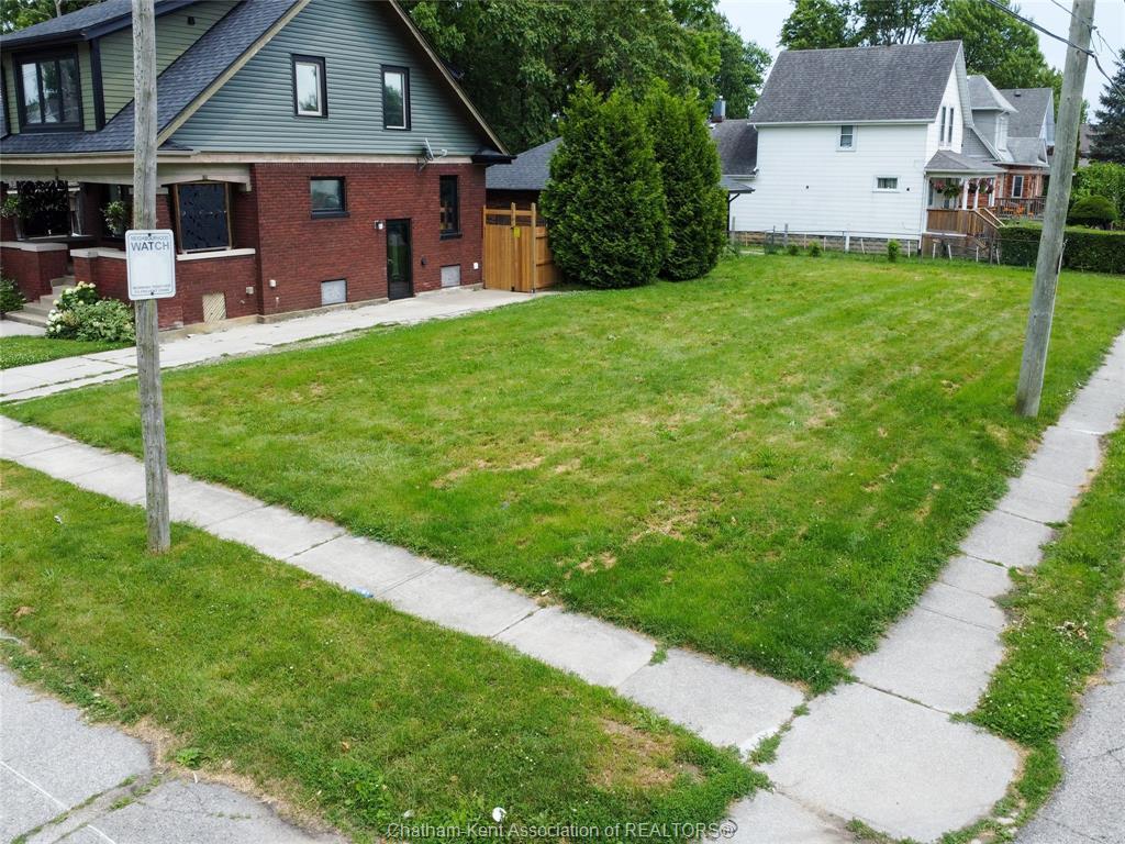 









58


Gray

Street,
Chatham,







ON
N7M 1S6

