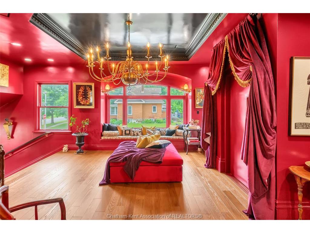 









620


Cross

Street,
Dresden,




ON
N0P 1M0

