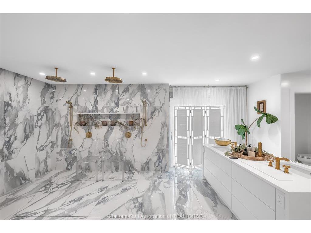 









620


Cross

Street,
Dresden,




ON
N0P 1M0

