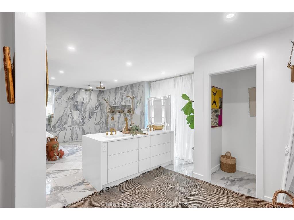 









620


Cross

Street,
Dresden,




ON
N0P 1M0

