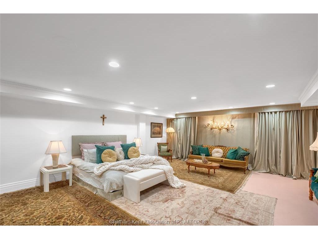 









620


Cross

Street,
Dresden,




ON
N0P 1M0

