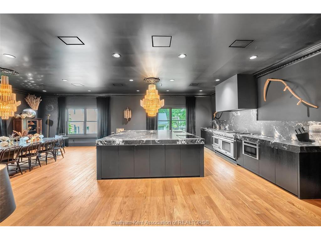 









620


Cross

Street,
Dresden,




ON
N0P 1M0

