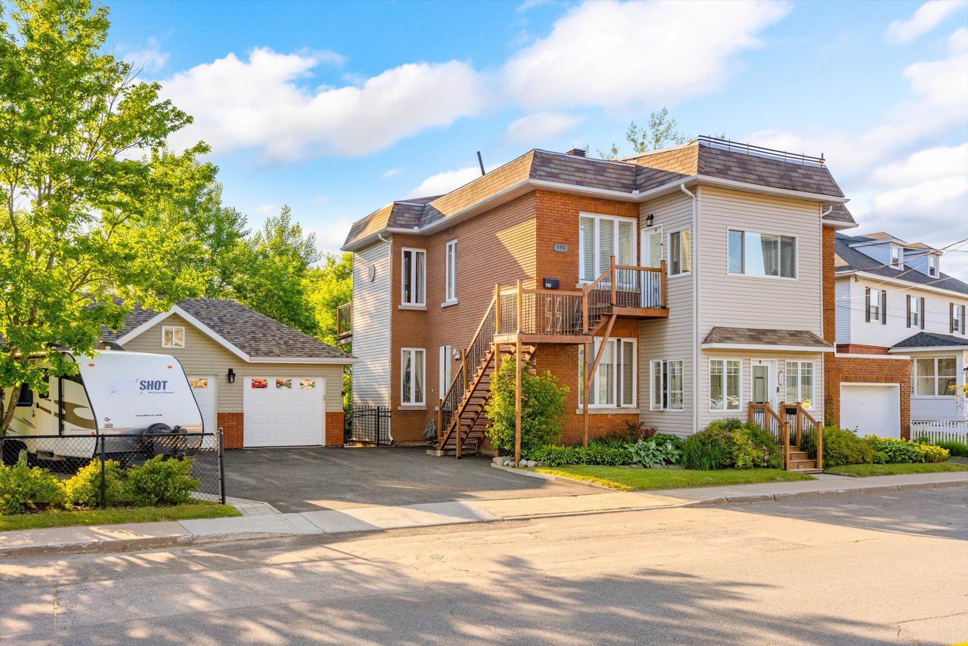 









783

 - 785


Av. Hemlock

,
Shawinigan,




QC
G9N1S8

