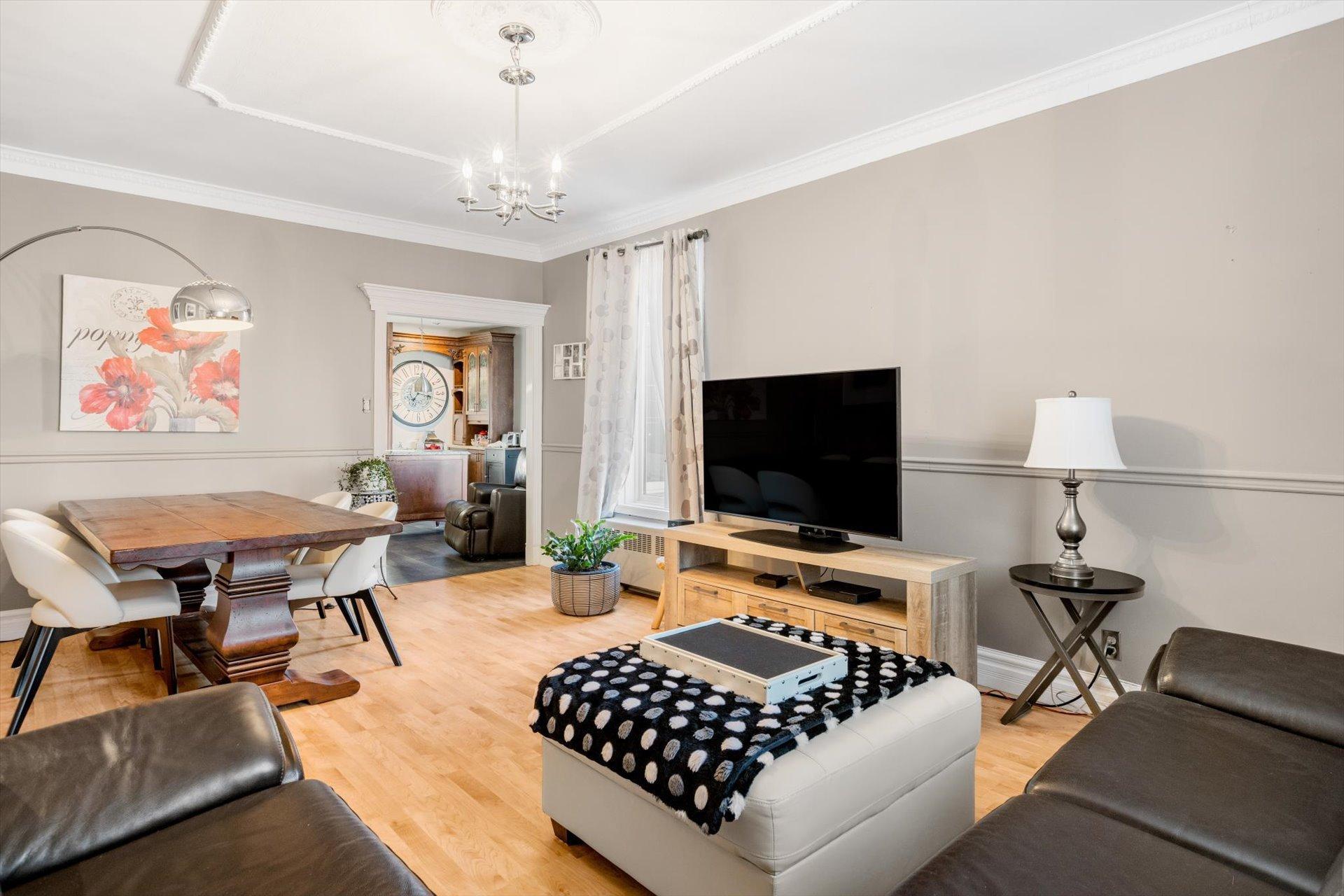 









783

 - 785


Av. Hemlock

,
Shawinigan,




QC
G9N1S8

