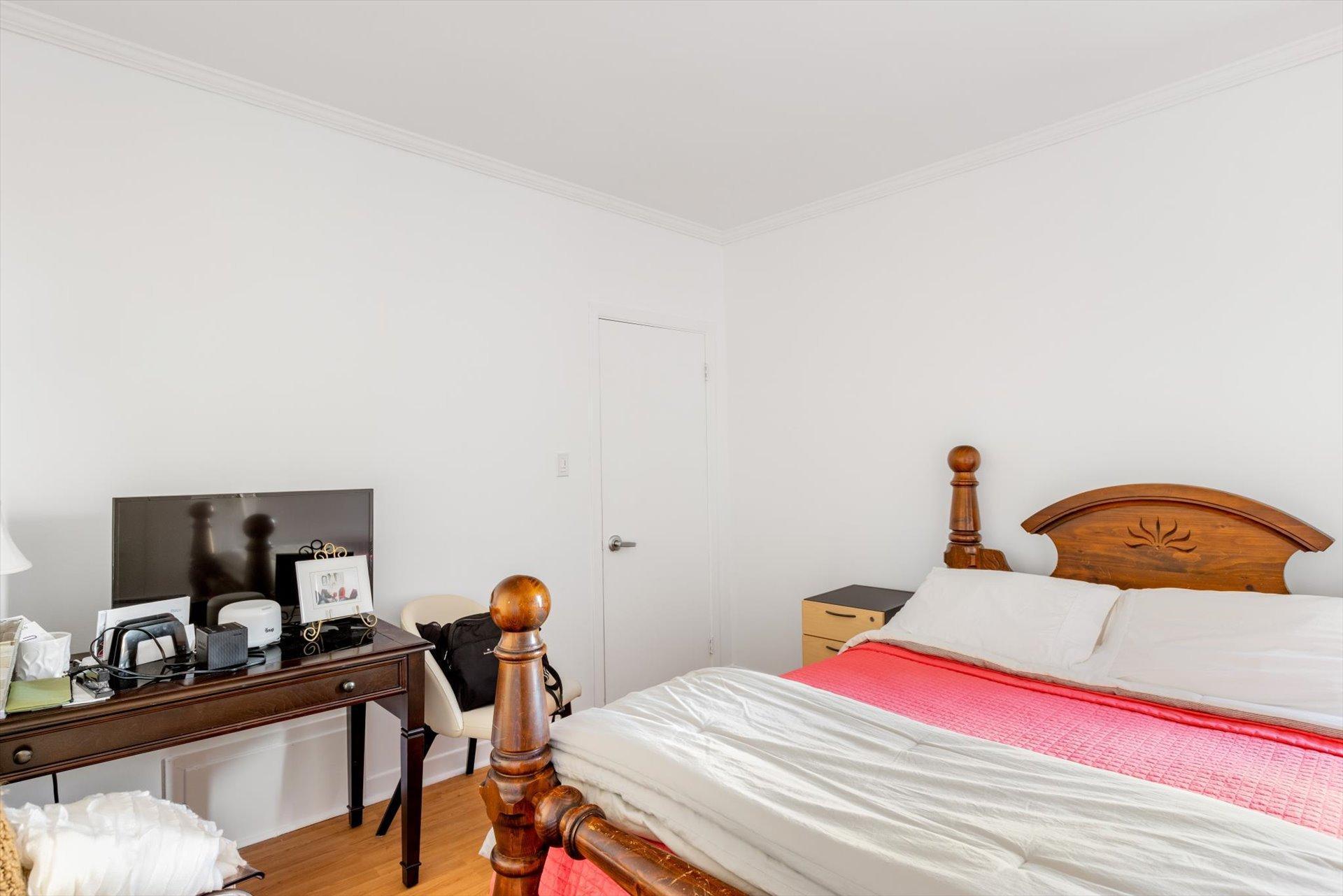 









783

 - 785


Av. Hemlock

,
Shawinigan,




QC
G9N1S8

