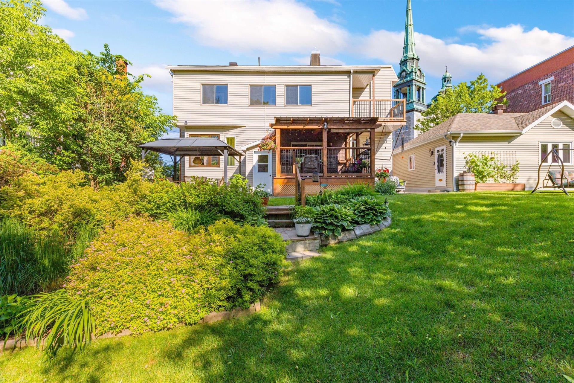









783

 - 785


Av. Hemlock

,
Shawinigan,




QC
G9N1S8

