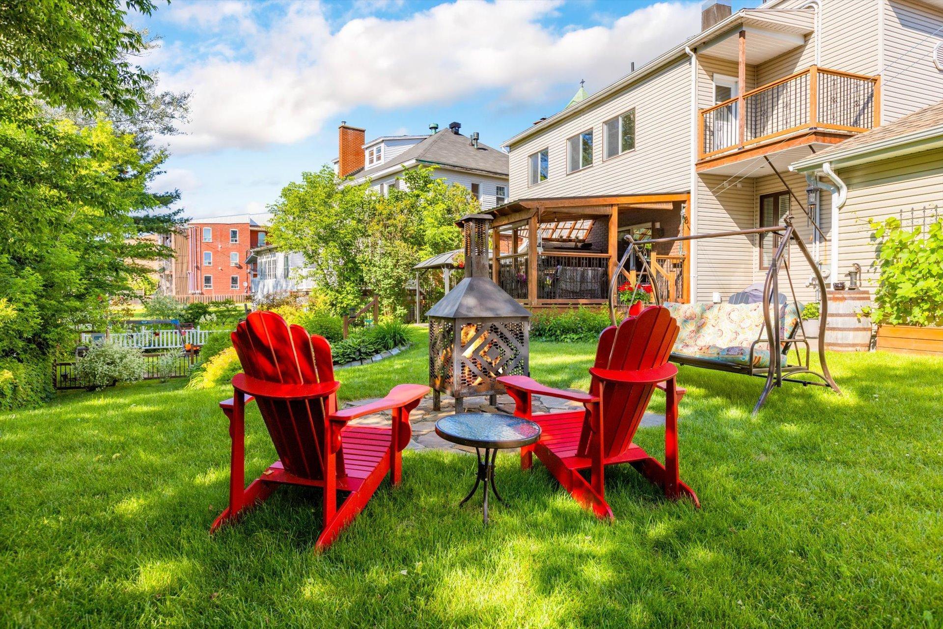 









783

 - 785


Av. Hemlock

,
Shawinigan,




QC
G9N1S8

