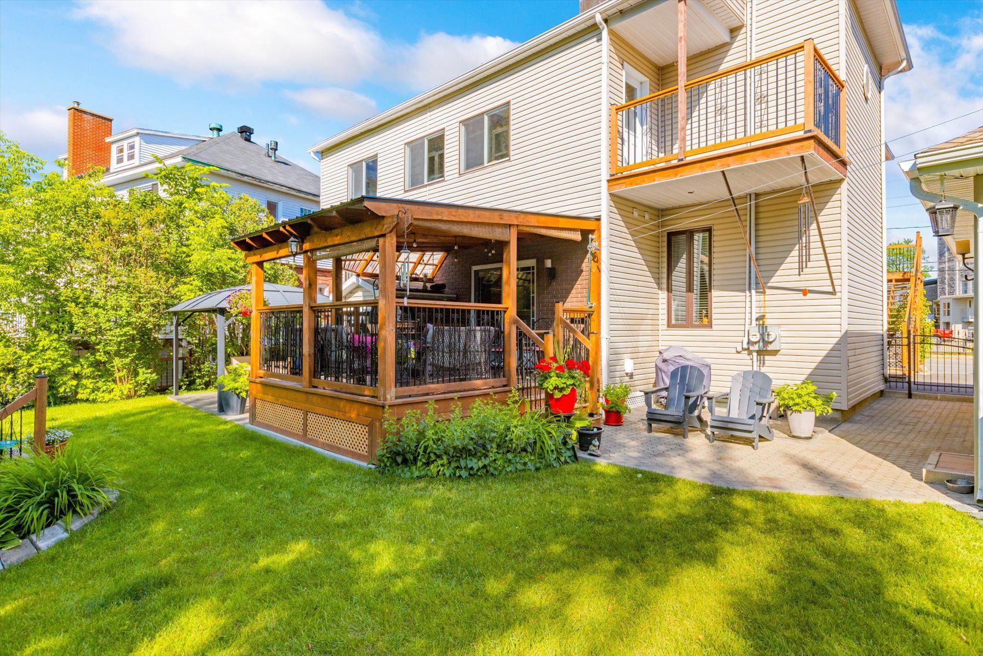 









783

 - 785


Av. Hemlock

,
Shawinigan,




QC
G9N1S8

