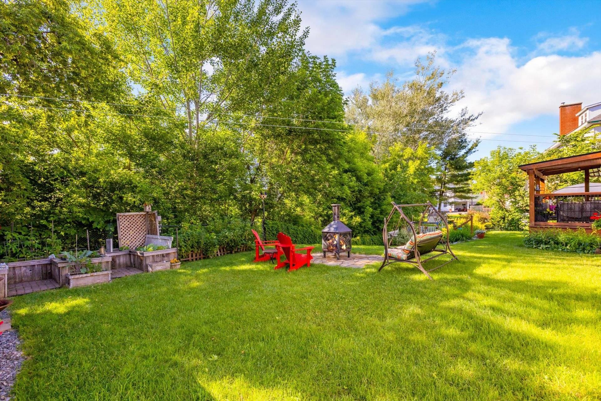 









783

 - 785


Av. Hemlock

,
Shawinigan,




QC
G9N1S8

