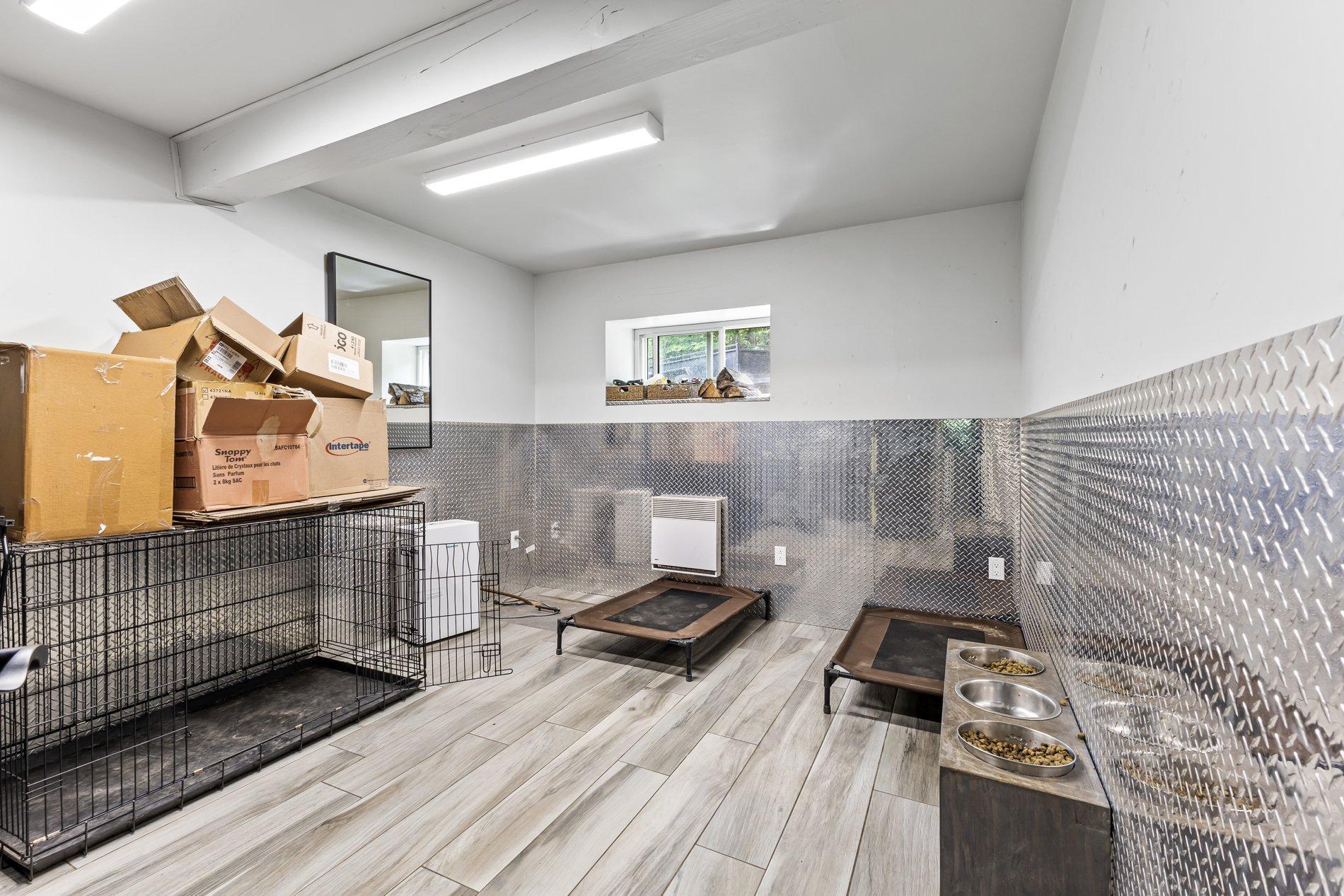 









1216


Rue St-Camille

,
Saint-Jérôme,




QC
J5L2K7

