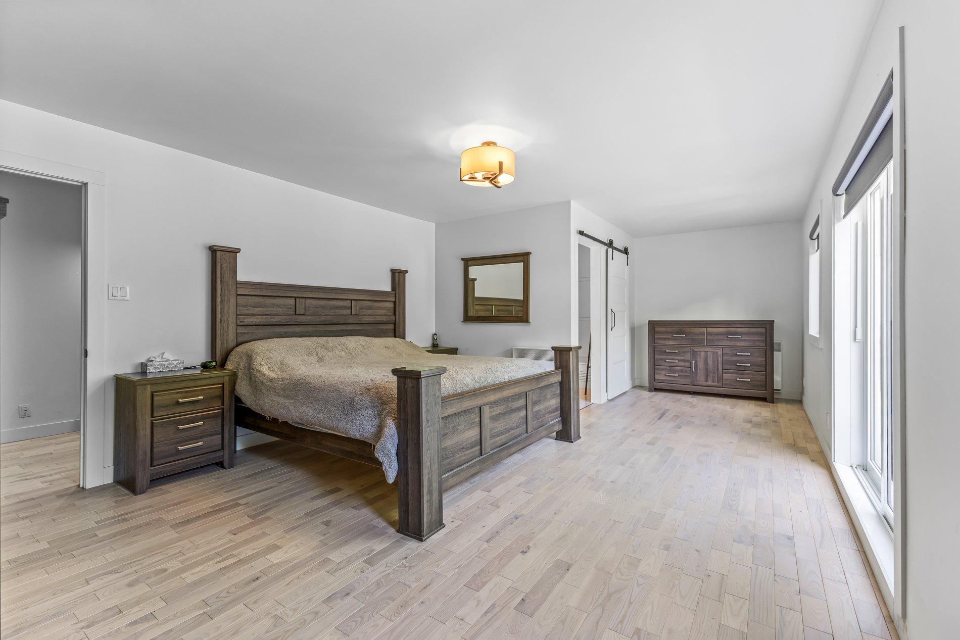 









1216


Rue St-Camille

,
Saint-Jérôme,




QC
J5L2K7

