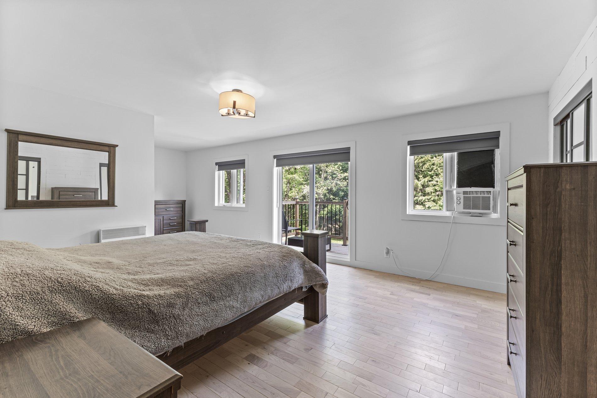 









1216


Rue St-Camille

,
Saint-Jérôme,




QC
J5L2K7

