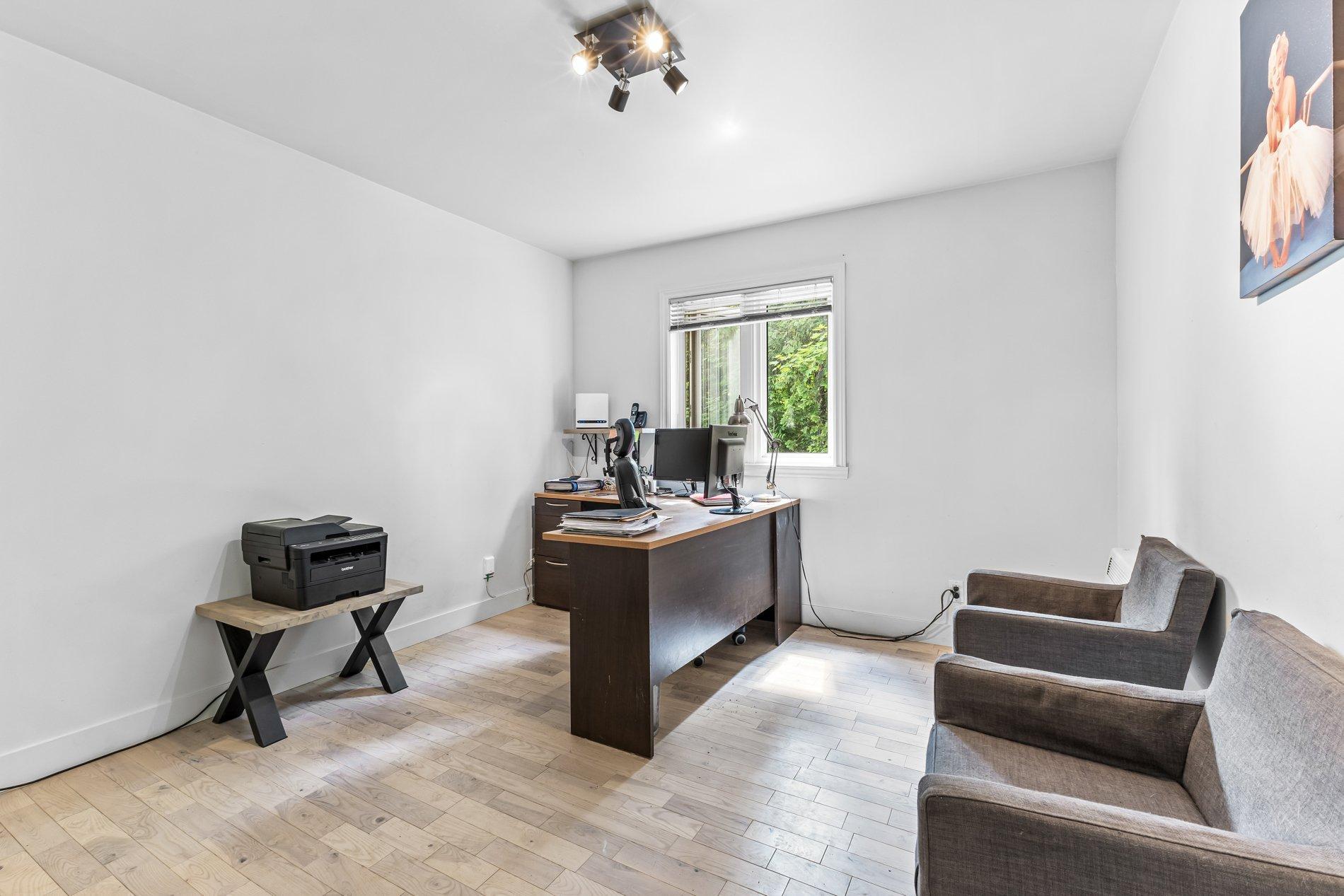









1216


Rue St-Camille

,
Saint-Jérôme,




QC
J5L2K7


