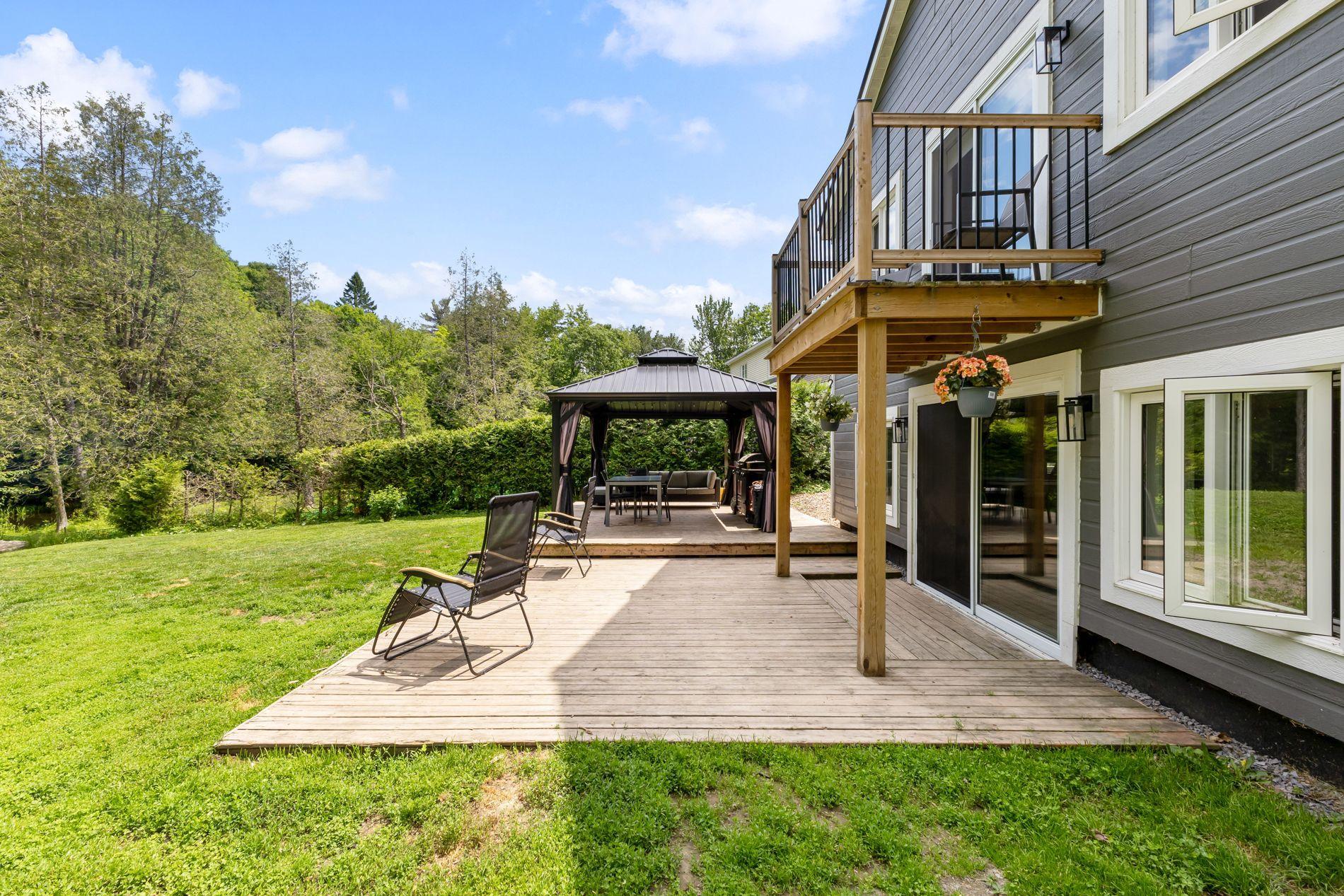 









1216


Rue St-Camille

,
Saint-Jérôme,




QC
J5L2K7

