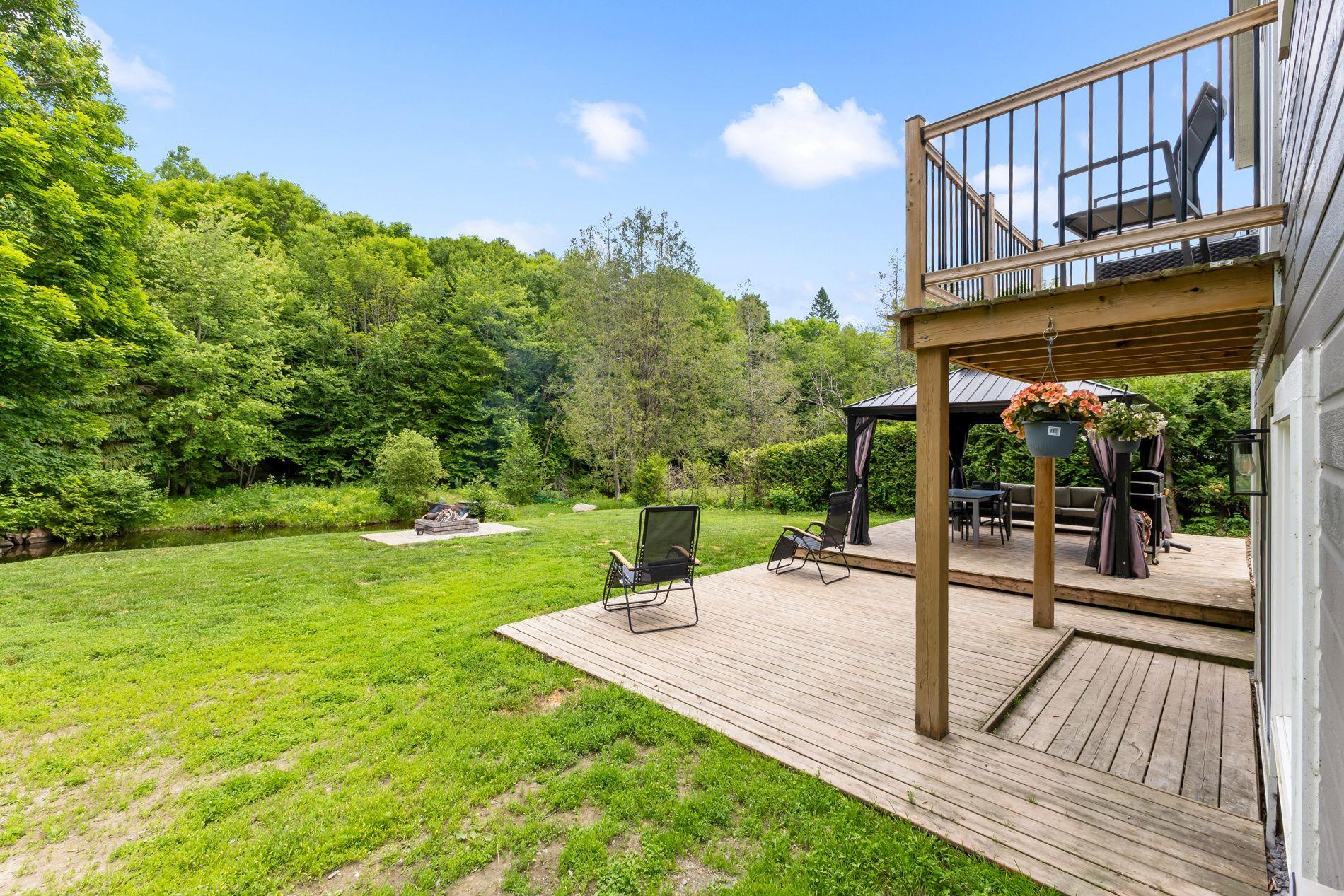 









1216


Rue St-Camille

,
Saint-Jérôme,




QC
J5L2K7

