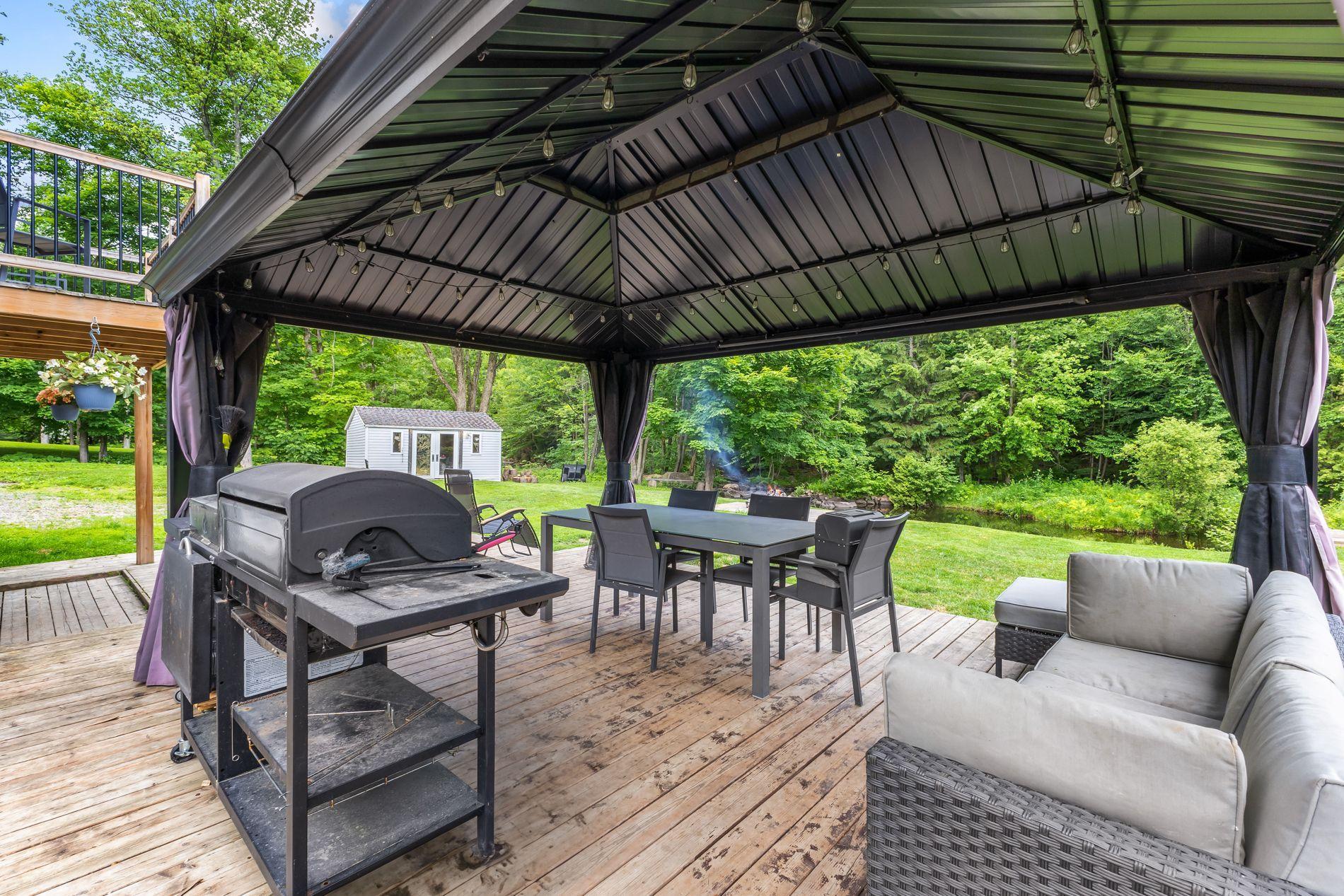 









1216


Rue St-Camille

,
Saint-Jérôme,




QC
J5L2K7

