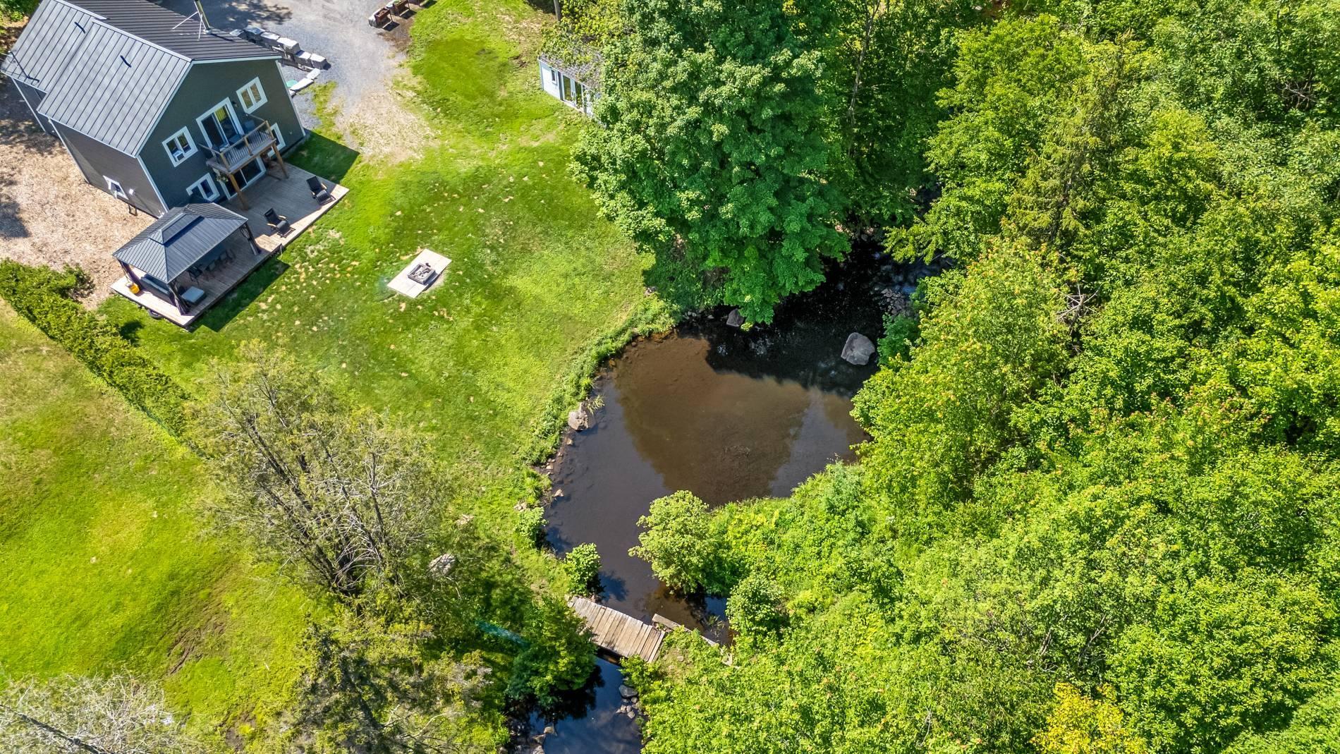 









1216


Rue St-Camille

,
Saint-Jérôme,




QC
J5L2K7

