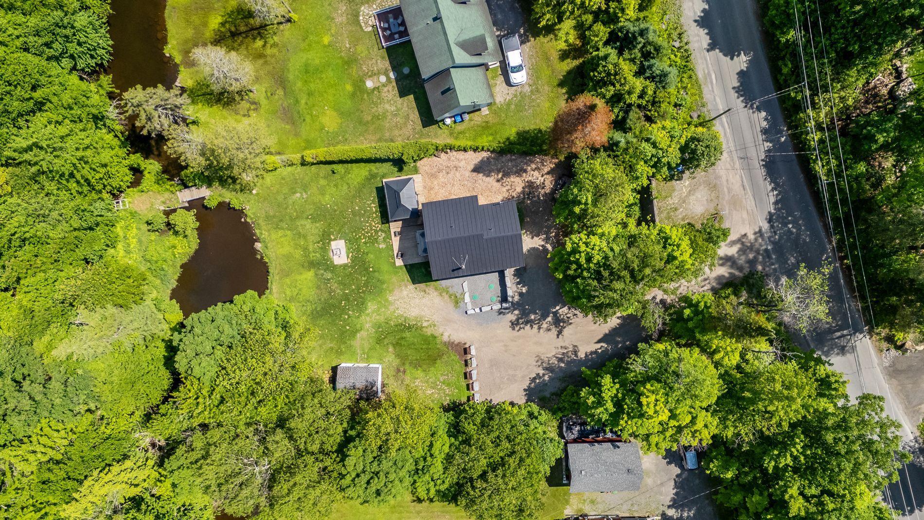 









1216


Rue St-Camille

,
Saint-Jérôme,




QC
J5L2K7

