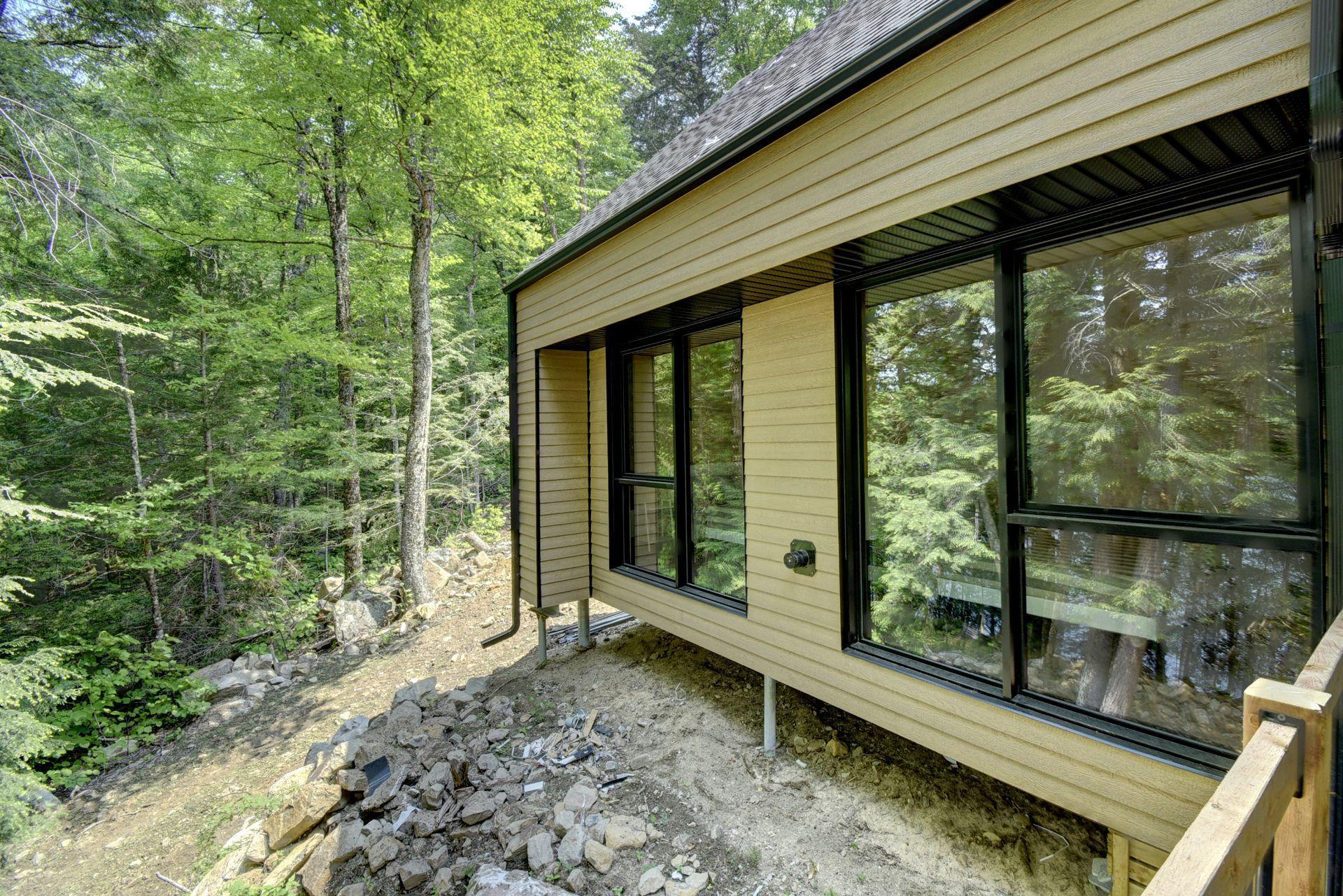 









3590


Lac-des-Écorces

,
Barkmere,




QC
J0T1A0

