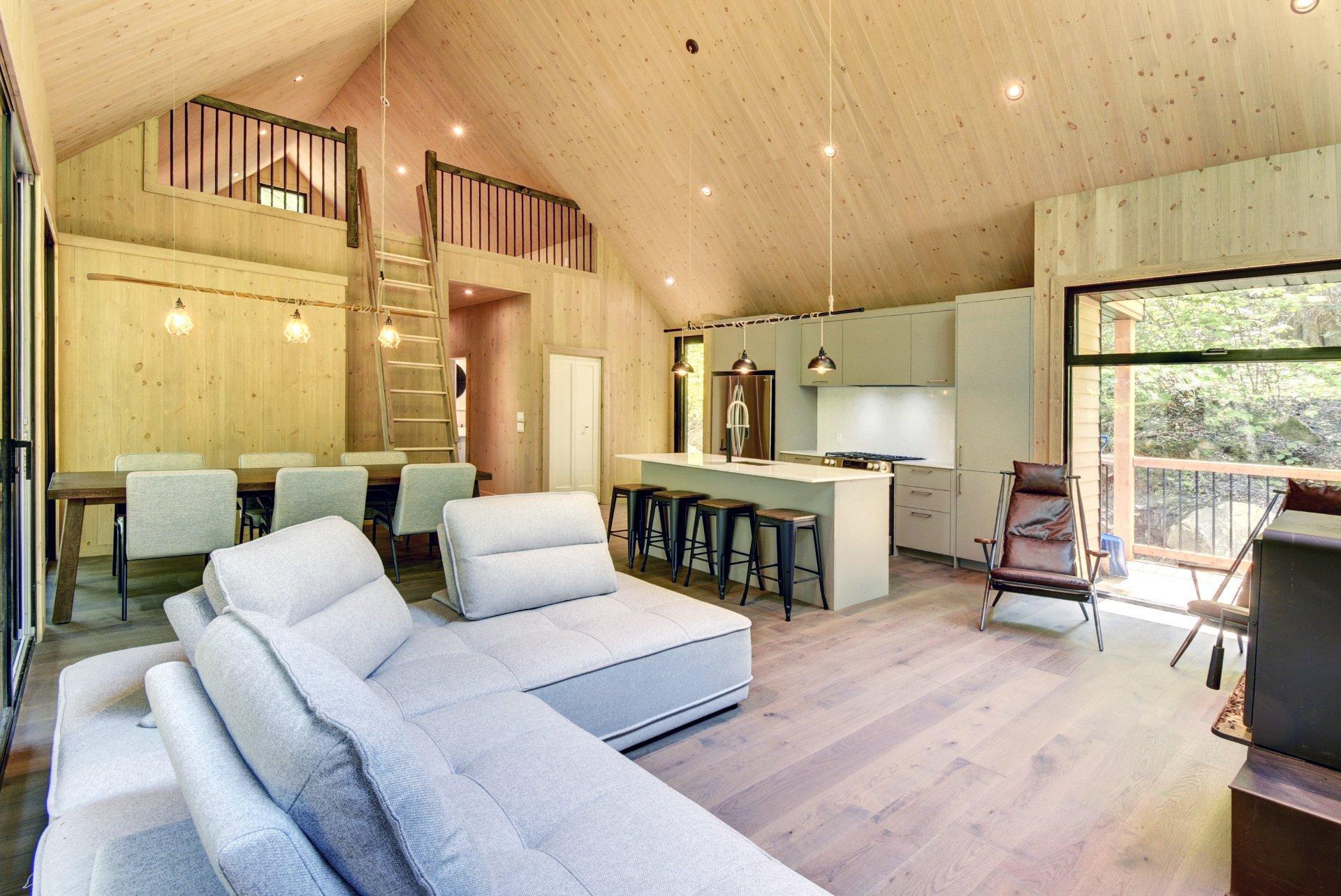 









3590


Lac-des-Écorces

,
Barkmere,




QC
J0T1A0

