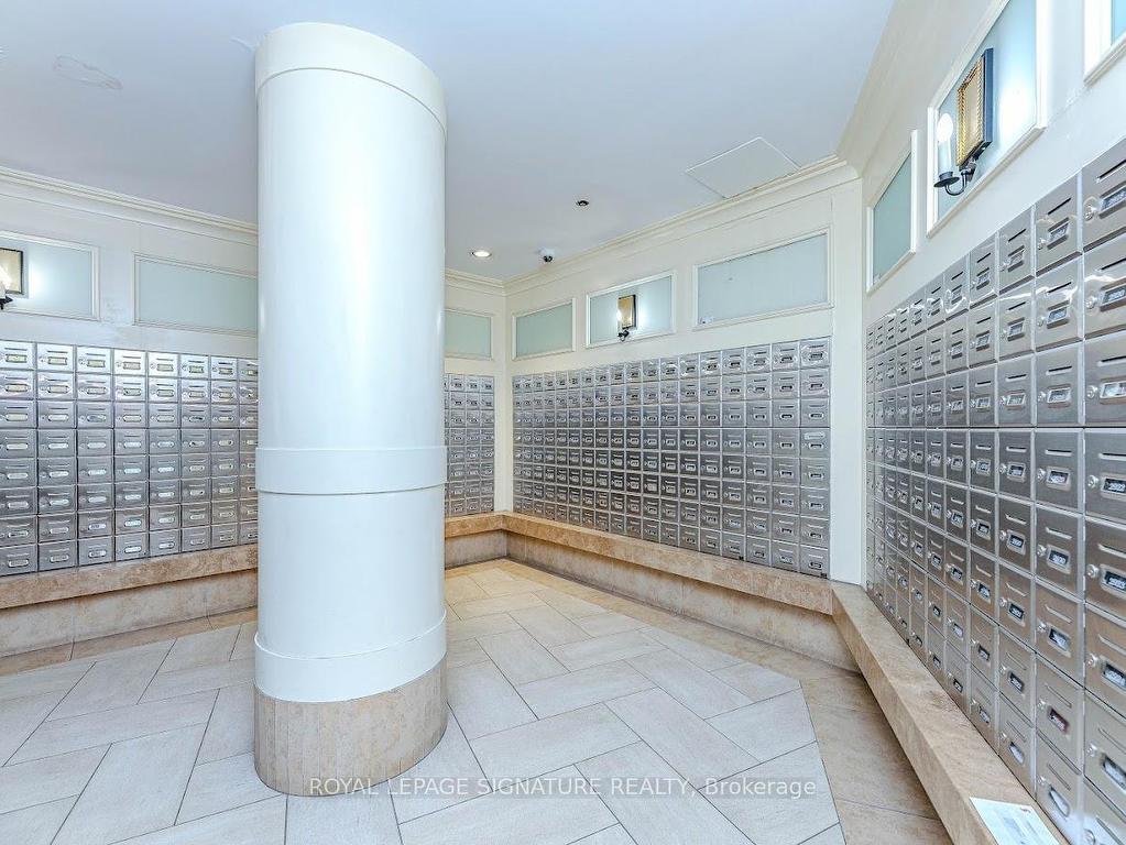 









700


Humberwood

Boulevard, 128,
Toronto,




ON
M9W 7J4

