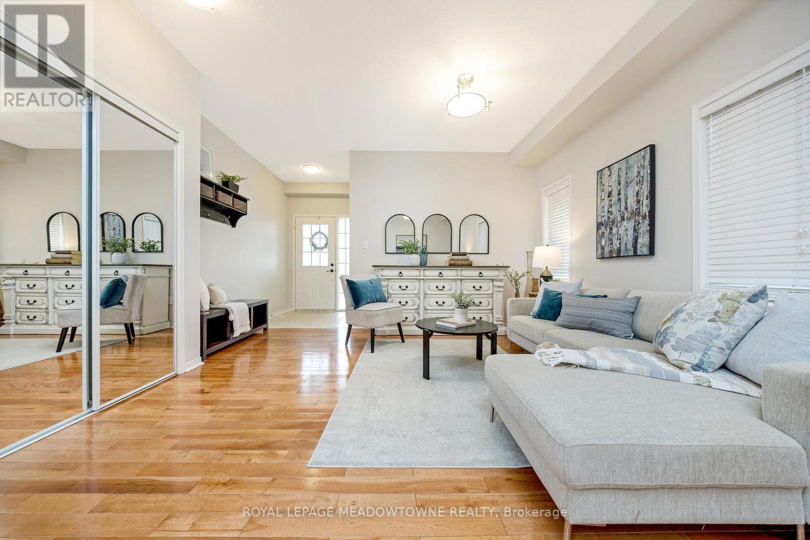 












996 VICKERMAN WAY

,
Milton,




Ontario
L9T0J6

