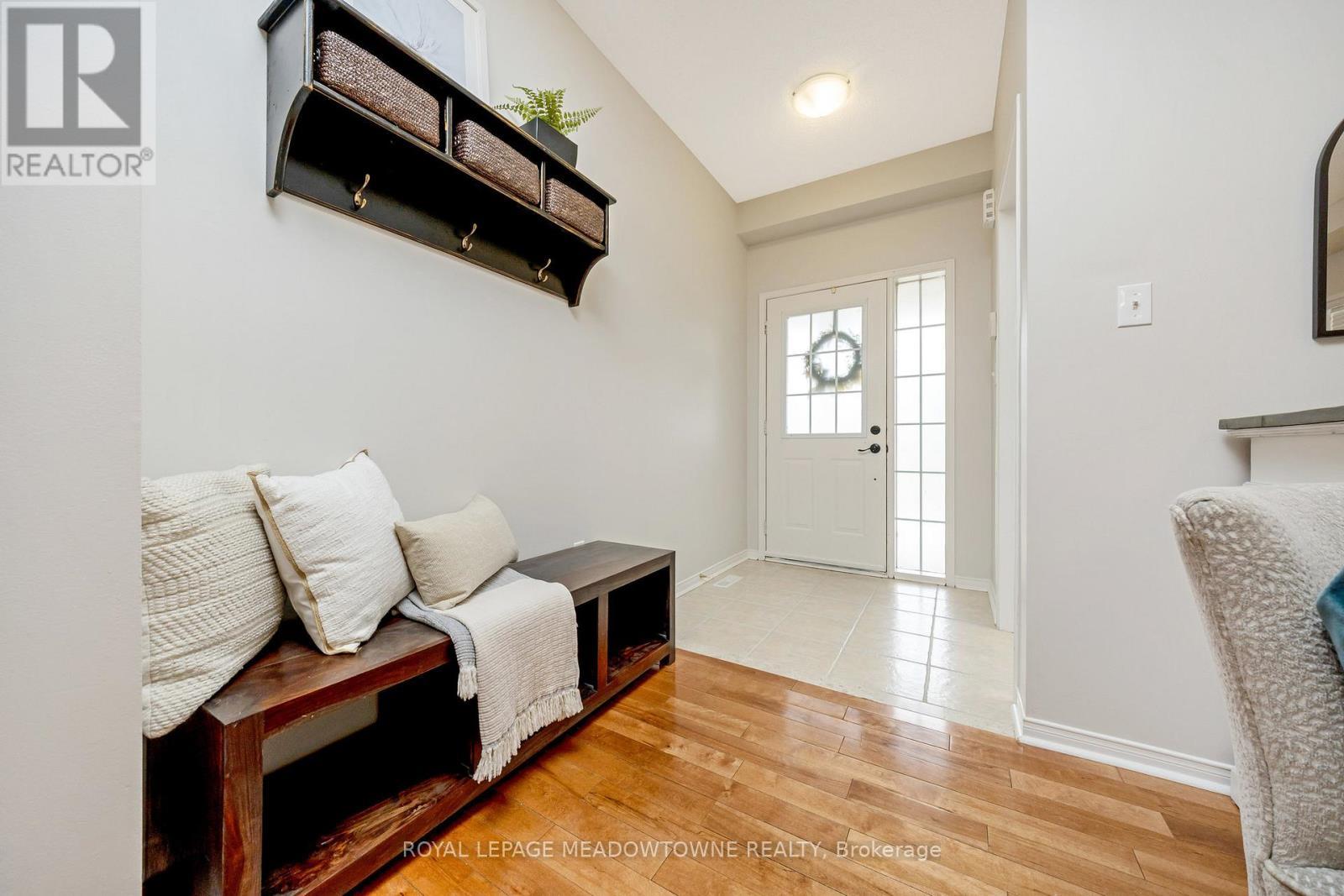 












996 VICKERMAN WAY

,
Milton,




Ontario
L9T0J6

